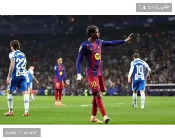 巴萨战莱万特双星领衔强势出击