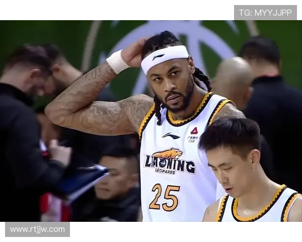 [CBA]莫兰德断球反击 一条龙飞身暴扣.